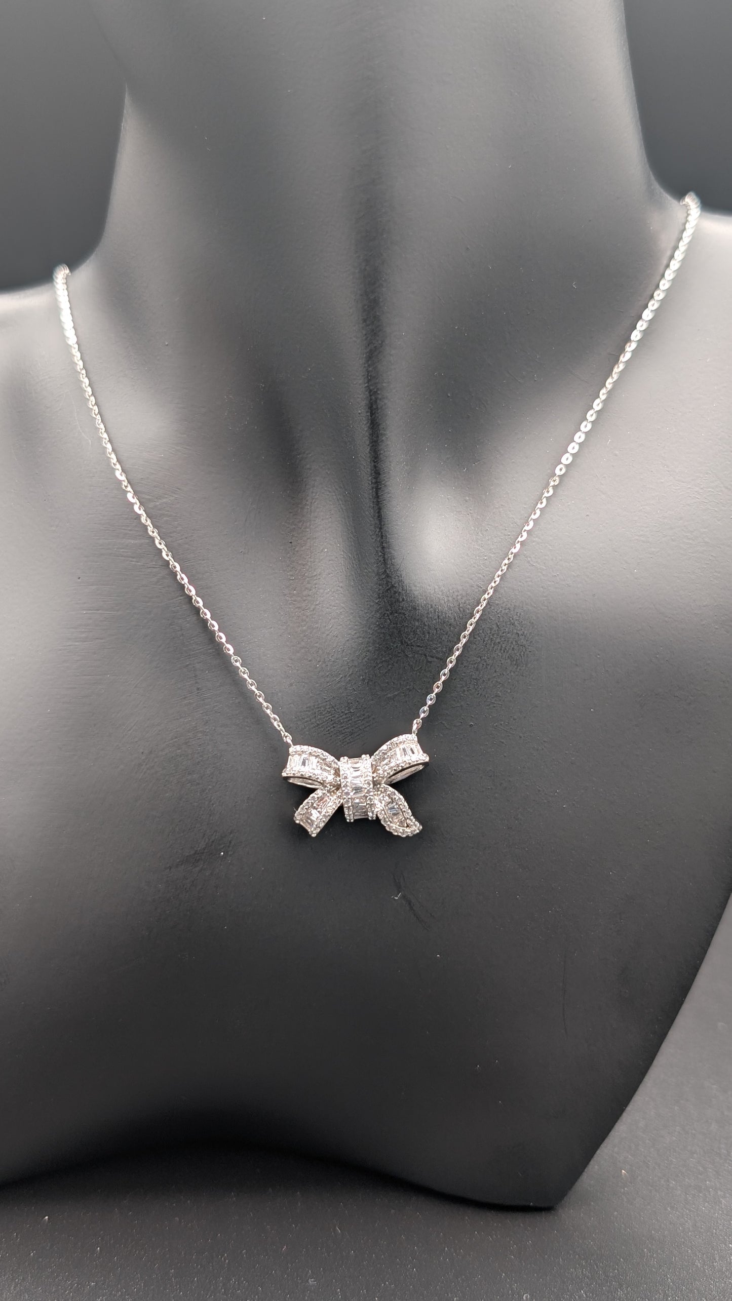 Twinkle Bow Necklace
