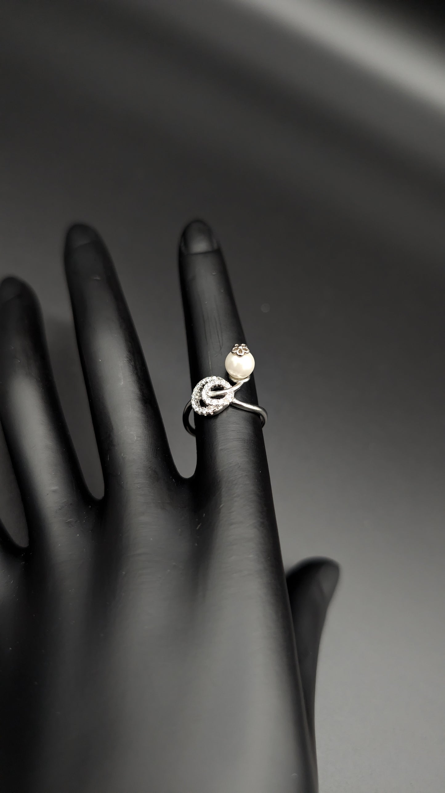 Classic Pearl Ring